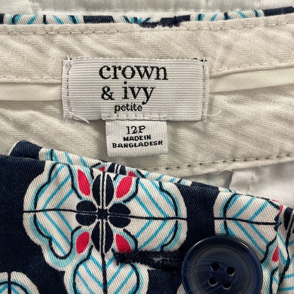 Crown & Ivy Navy Patterned Shorts 12p - Picture 2 of 6